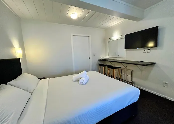 Midway Rotorua- Thermal Mineral Pool Motel *